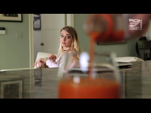 ❤️ Fata sexy cu sâni mari și păsărica strâmtă primește pula de la un ratat, dar foarte tare ️  at ro.porn-impact.ru ❤