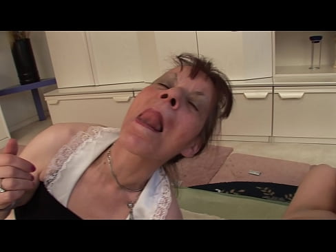 ❤️ Două bunicuțe și un bunic fac sex în trei ️  at ro.porn-impact.ru ❤