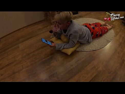 ❤️ Blondă nebună care suge o sculă uriașă și sare pe ea - Sex anal ️  at ro.porn-impact.ru ❤